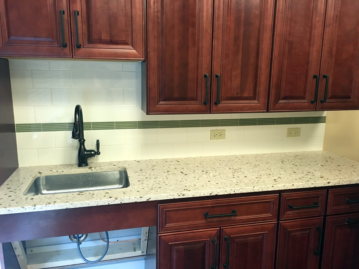 Ceramic Wall tile with Accent trim on a Backsplash